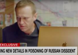 Puterea absolută a lui Putin făcută praf de un agent păcălit la telefon. Consecințele discuției dintre Navalnîi și călăul său