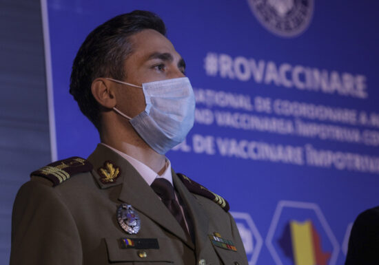 Vaccinarea anti-COVID poate începe pe 27 decembrie și în România. Cât va dura până vor fi imunizați destui români cât să oprească virusul