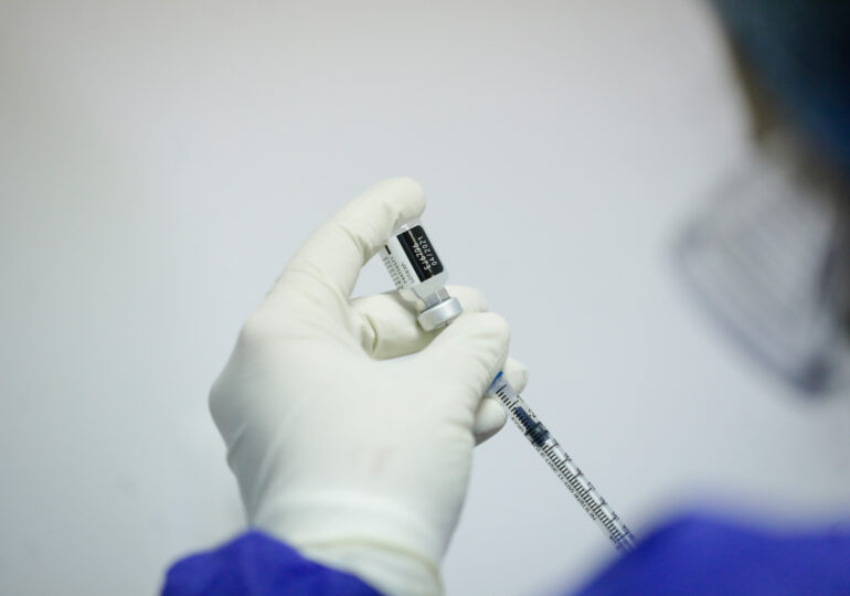Peste jumătate dintre români vor să se vaccineze contra COVID-19. De ce nu s-ar vaccina ceilalți