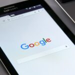 Google lucrează la un serviciu care ne-ar putea „preda” limbi străine