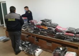 Haine contrafăcute, în valoare de 77.000 lei, confiscate la frontiera din Vama Veche  (Galerie foto)