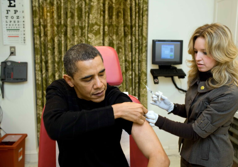 Obama, Bush şi Clinton, pregătiţi să se vaccineze împotriva COVID în fața camerelor, ca să-i convingă pe americani