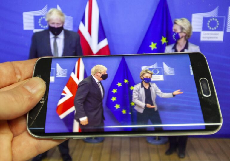 Mister Brexit, cu un acord comercial în tweed și cu joben
