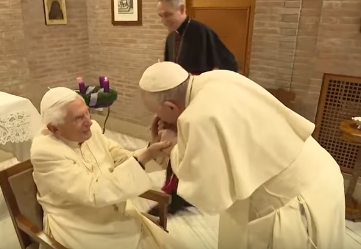 Fostul papă Benedict: Domnul mi-a luat vorbirea ca să mă facă să apreciez tăcerea (Video)