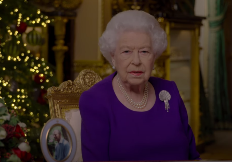 Regina Elisabeta a II-a şi-a încurajat compatrioţii în mesajul ei tradiţional de Crăciun: Nu sunteţi singuri!
