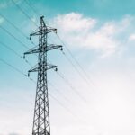 Patru ambasadori occidentali au cerut României să plătească furnizorii care au plafonat şi compensat preţurile la energie. Reacţii din Guvern