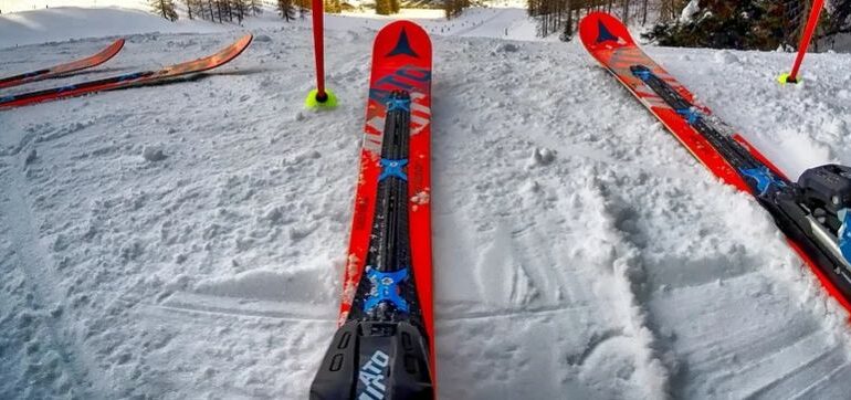 Sinaia: Măsuri antiCOVID luate de urgenţă pe pârtiile de ski, supra-aglomerate