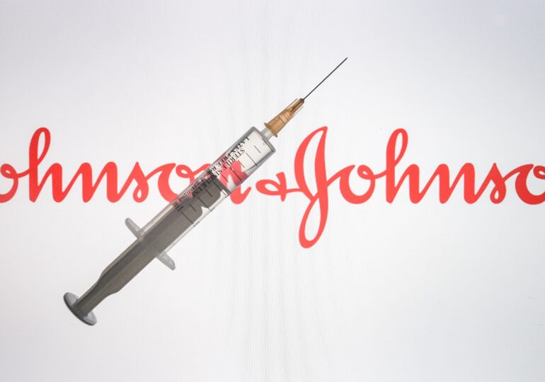 Slovenia suspendă vaccinarea cu Johnson & Johnson după decesul unei tinere
