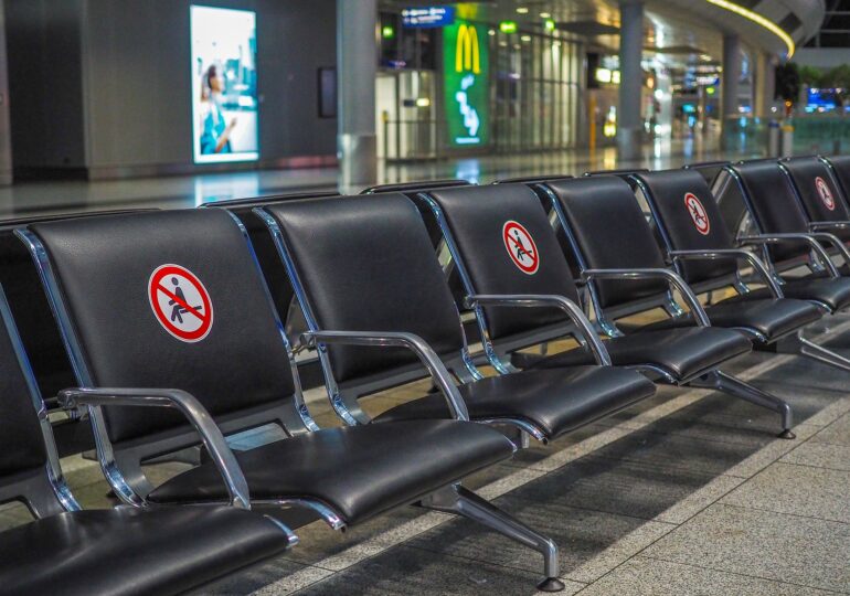 Autoritățile olandeze cer călătorilor două teste negative Covid, unul cu 4 ore înainte de plecare