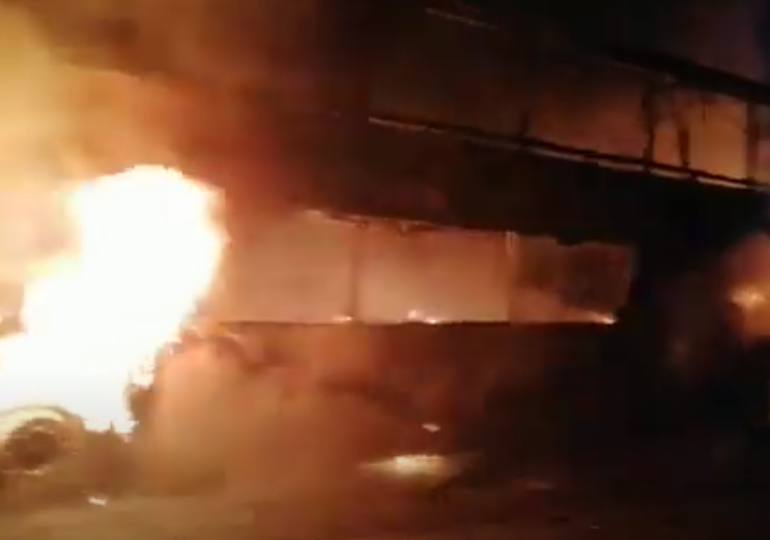 Un autocar plin de pasageri, care venea din Franța, a luat foc pe A1