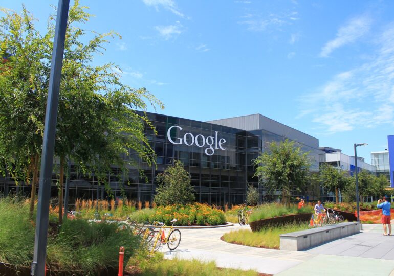 După Microsoft, și Google anunță 12.000 de concedieri