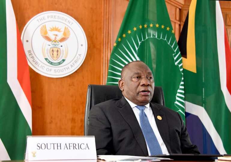 Președintele Africii de Sud îndeamnă țările bogate să cedeze o parte din vaccinurile comandate