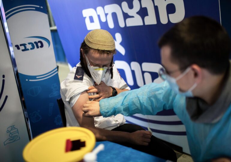 Israelul, țara fruntașă la vaccinarea antiCOVID, va emite pașapoarte ”verzi” pentru cei imunizați