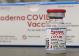 Au fost administrate în România primele doze de vaccin Moderna, cu o singură reacție adversă