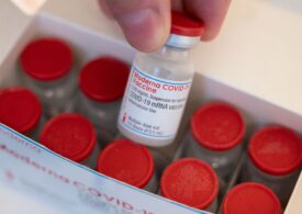 Reacțiile alergice grave la vaccinul Moderna sunt rare, anunță americanii după ce au administrat 4 milioane de doze