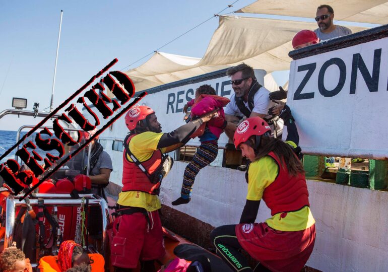O navă sub pavilion spaniol a salvat 265 de migranţi pe Marea Mediterană