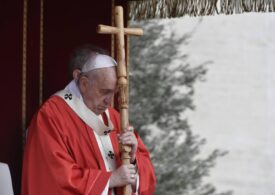 Vaticanul drege busuiocul după declarațiile papei despre "marea Rusie", care au bucurat Kremlinul