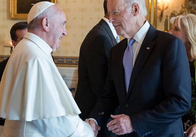 Papa Francisc speră că Biden va lucra pentru ”adevărata justiţie, libertate şi respectarea drepturilor tuturor”