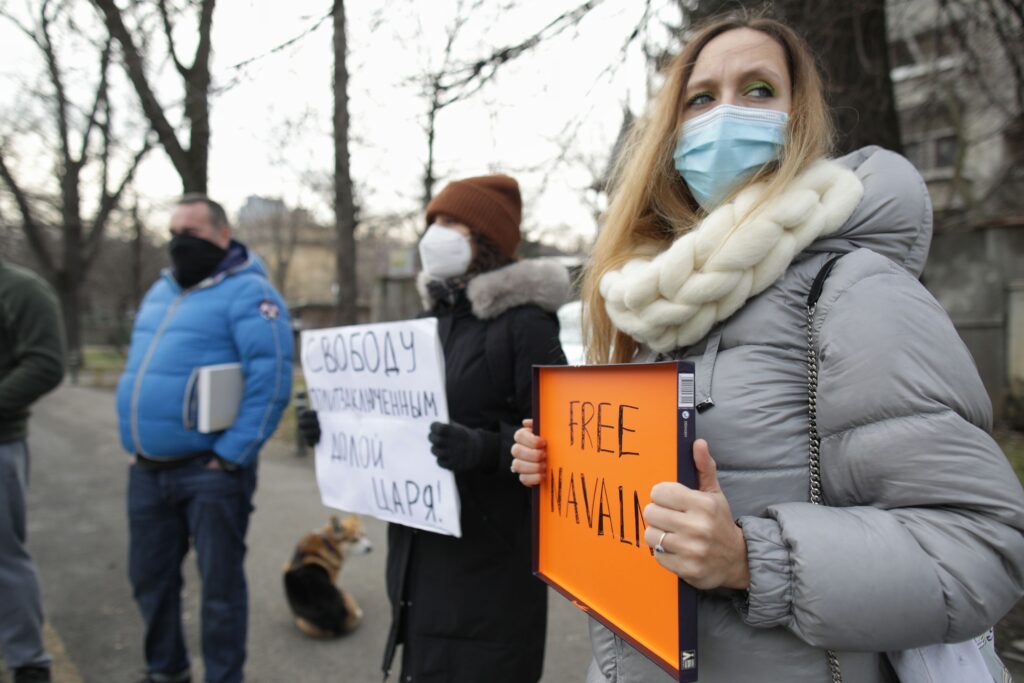 protest-eliberare-navalnii-ambasada-rusia-bucurest