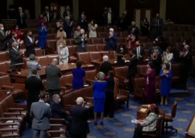 Nancy Pelosi a fost realeasă cu un scor strâns la șefia Camerei Reprezentanţilor