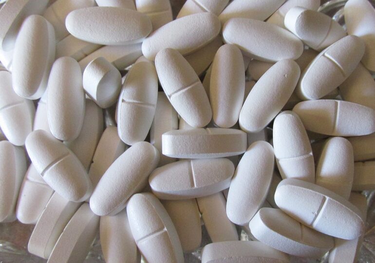 Medici: Vitamina D nu aduce beneficii în Covid. Nu este studiu, ci mama studiilor