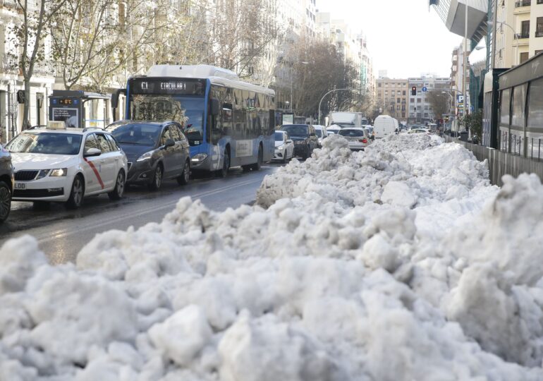 Pagube de 1,4 miliarde de euro, după furtuna de zăpadă din Madrid. Primarul cere ca orașul să fie declarat zonă de dezastru (Galerie foto)