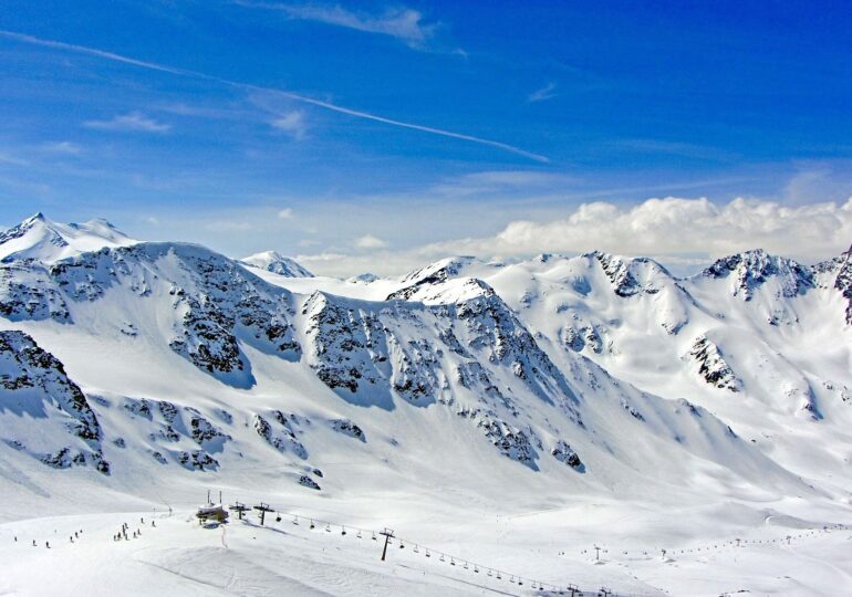 Italia își redeschide stațiunile de schi din Lombardia, zona cea mai afectată de Covid. Cum pot intra românii în țară