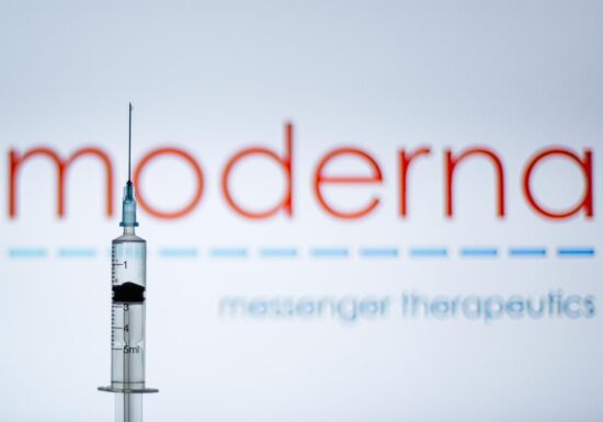 Primele doze de vaccin antiCovid de la Moderna vor fi distribuite miercuri în România. Unde ajung cele mai multe