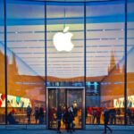 Apple repară două breşe grave de securitate folosite de Pegasus