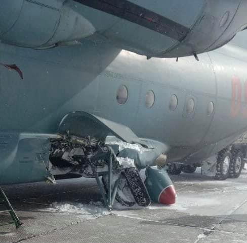 Un avion militar rusesc a fost grav avariat după o aterizare pe viscol (Foto & Video)