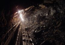 Minerii disponibilizaţi din Complexul Energetic Hunedoara ar putea primi aproape 10.000 de euro de fiecare
