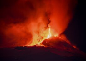 Etna a erupt cu cea mai mare forță din ultimii ani (Foto & video)