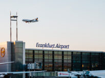 Alertă la Frankfurt: doi angajați ai celui mai mare aeroport din Germania au murit de malarie. Autoritățile caută țânțarii care ar fi adus boala cu avionul