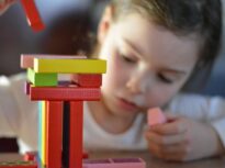 Plictiseala e bună pentru copii. Și un moment bun de încurajat creativitatea. Sfaturi practice pentru părinți