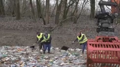Ministerul Mediului susține că ungurii au fost informaţi din timp că vin deșeuri plutitoare pe râurile din România