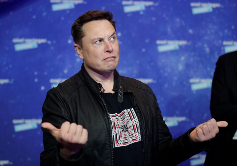 Elon Musk anunță că a activat serviciul de internet prin satelit Starlink în Ucraina