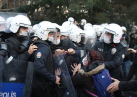 Numirea unui nou rector la una dintre cele mai mari universităţi din Turcia s-a lăsat cu proteste: Aproape 160 de oameni au fost arestați