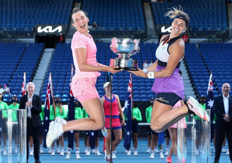 Finală la dublu feminin de la Australian Open a durat doar o oră și 19 minute
