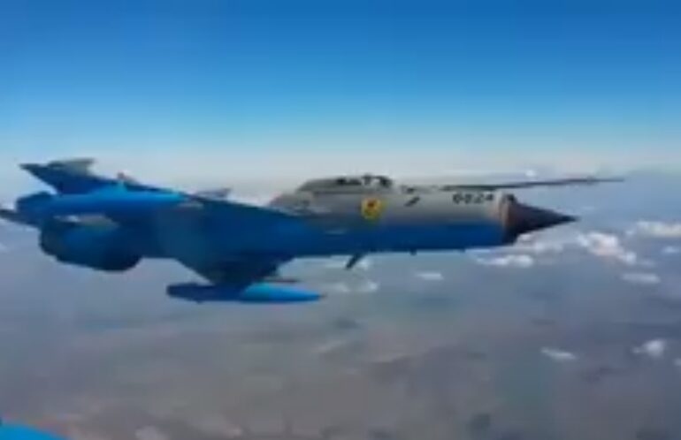 Un MiG aproape s-a prăbușit la Câmpia Turzii. Toate avioanele au fost oprite la sol