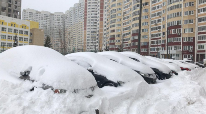 A nins puternic în Moscova. Rușii vorbesc de zăpezi apocaliptice