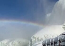 Spectacol natural oferit de cascada Niagara înghețată (Foto&Video)