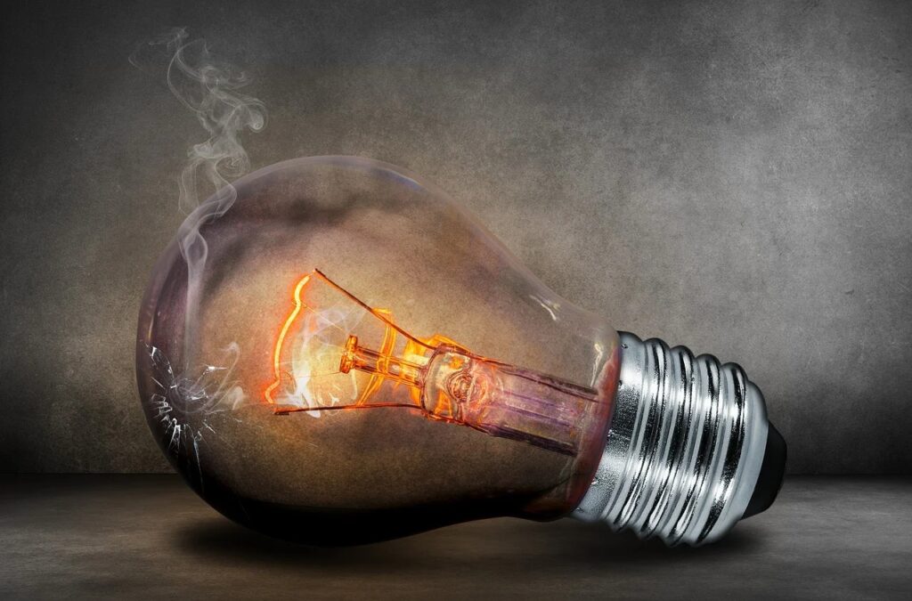 Blackout în Moldova, din cauza unei avarii uriașe în Ucraina. UPDATE Sistemul energetic a ieșit din avarie, ajutor din România și de la Kiev
