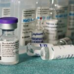 Mai multe state UE, inclusiv România, cer schimbarea contractelor pentru vaccinurile antiCovid, pentru că risipa e uriașă