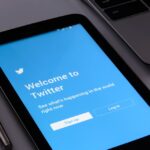 Twitter introduce etichetele de avertizare pentru a combate fake-urile despre războiul din Ucraina