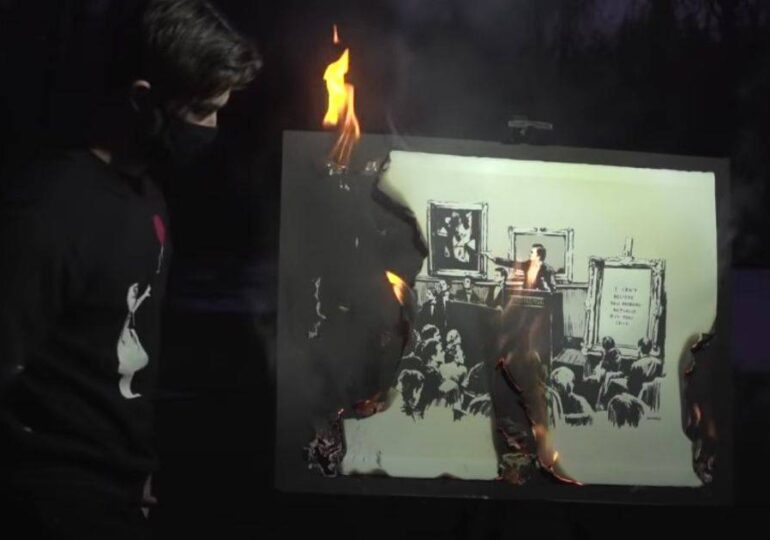 Un Banksy a fost vândut cu 380.000 de dolari chiar dacă a fost ars