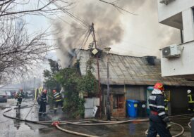 Un incendiu puternic a izbucnit la un garaj din București și a afectat și blocul din apropiere  (Video&Foto)