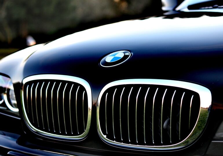 Comisia Europeană a amendat BMW şi Volkswagen cu 875 de milioane de euro, pentru o înţelegere secretă în defavoarea plămânilor noştri