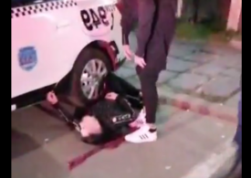 Dosar penal după protestul antirestricții de la Brăila, după ce au apărut imagini cu un tânăr plin de sânge care zace pe jos (Video)