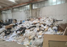 Peste 100.000 de dosare care aveau legătură cu terenuri au fost găsite aruncate într-un depozit din Constanța