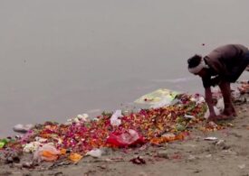 O afacere inedită: O companie reciclează milioane de tone de flori de pe Gange